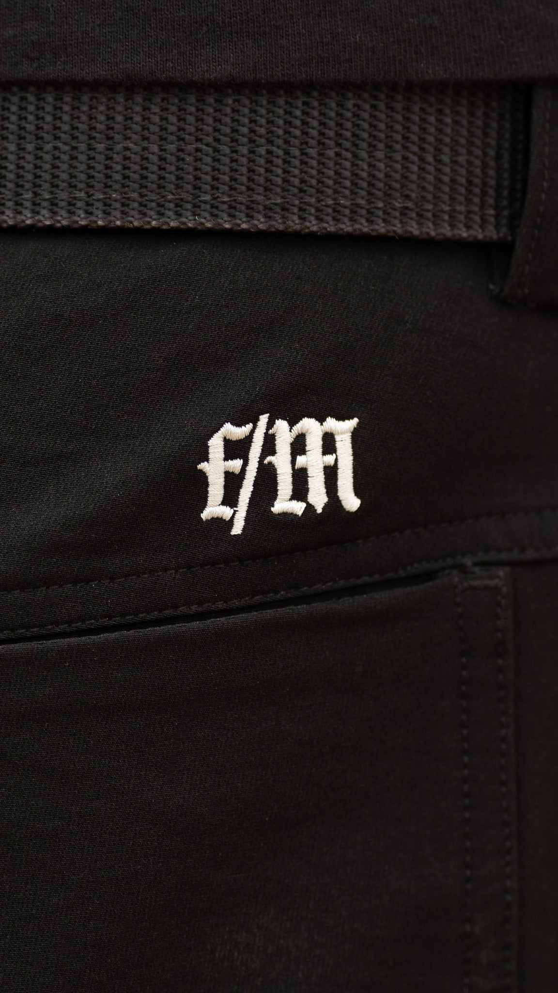 HARD SHELL - FIELD TROU (VERSION 1.0 PREORDER)